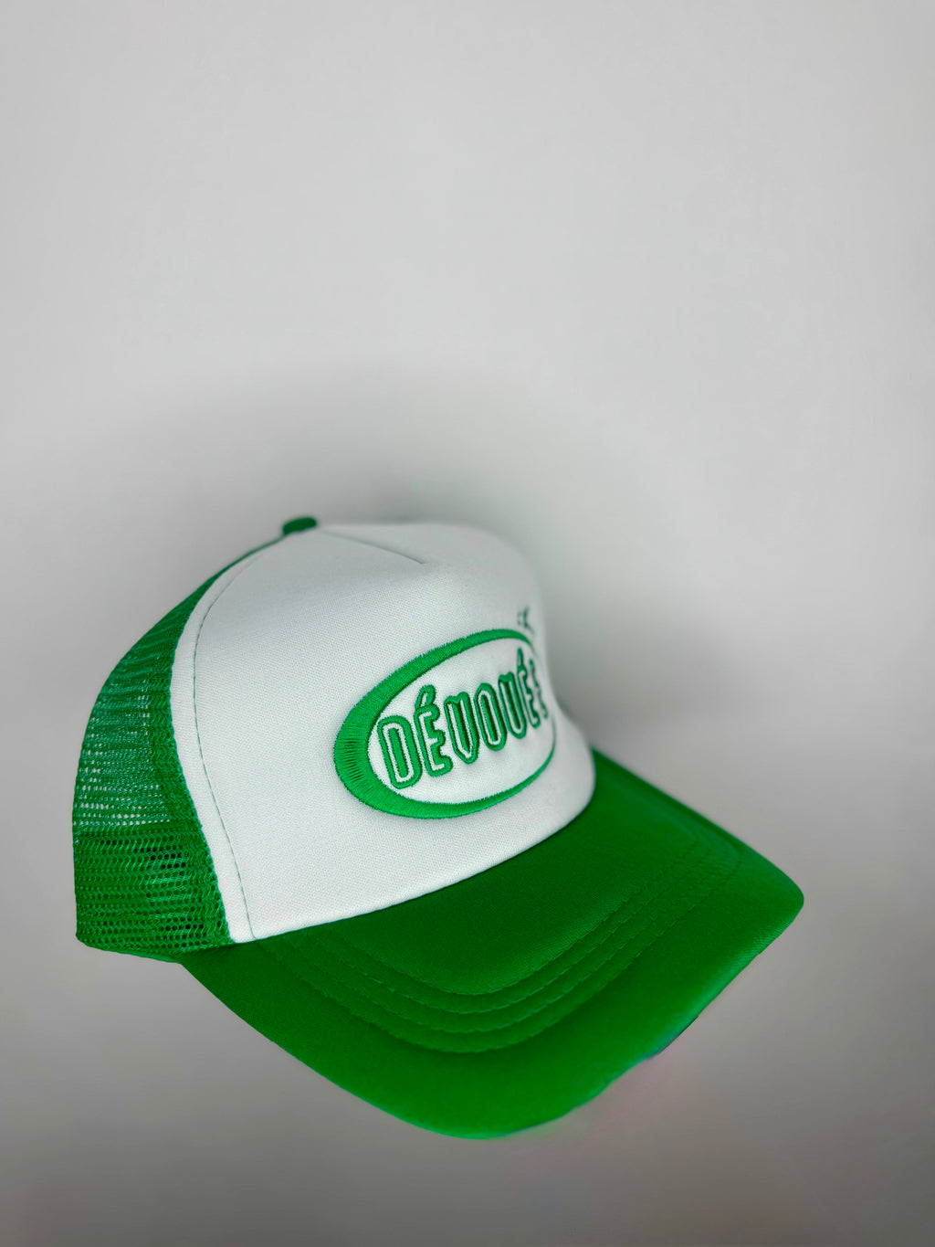 Dévouée lime green hat