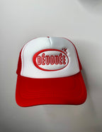 Dévouée crimson red cap